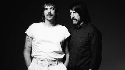 Death From Above 1979 en una fotografía promocional de 2026.