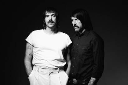 Death From Above 1979 en una fotografía promocional de 2026.