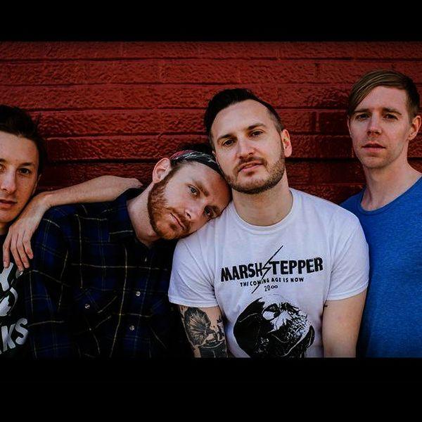 Bear Hands en Louder Radio