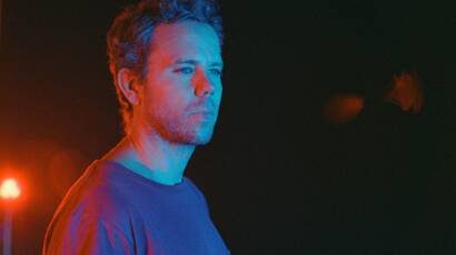 Anthony Gonzalez de M83 en fotografía promocional de 2026.