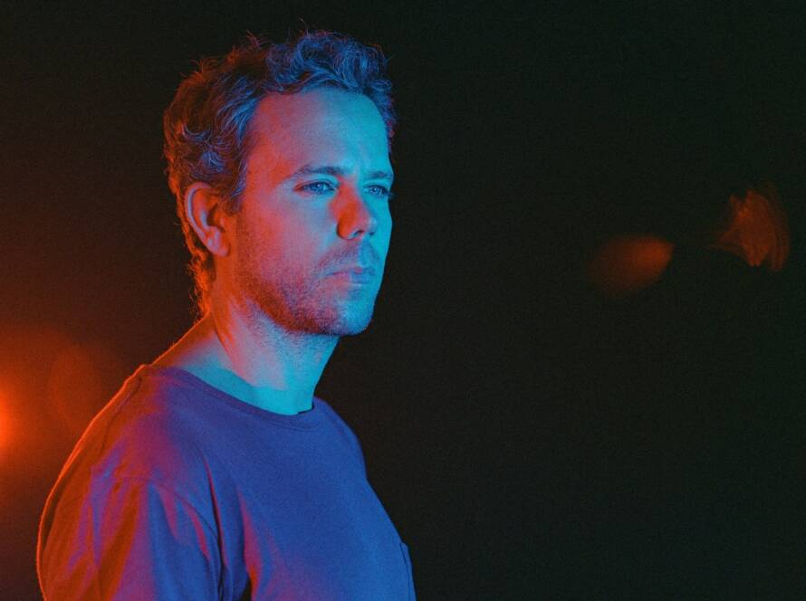 Anthony Gonzalez de M83 en fotografía promocional de 2026.