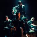 Queens of the Stone Age pregunta ‘Where The Goth Girls At?’ en su nuevo sencillo