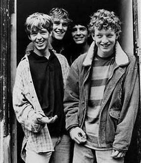 The La’s en Louder Radio