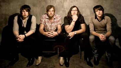 Kings of Leon en una fotografía promocional.