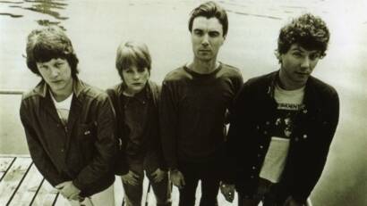 Talking Heads en una fotografía promocional de 1979.