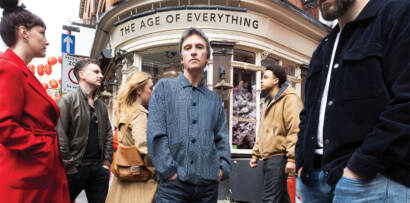 Johnny Marr en la imagen oficial de The Age of Everything.