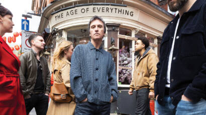 Johnny Marr en la imagen oficial de The Age of Everything.