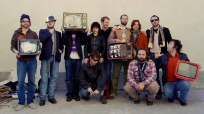 Broken Social Scene durante una presentación en 2005.