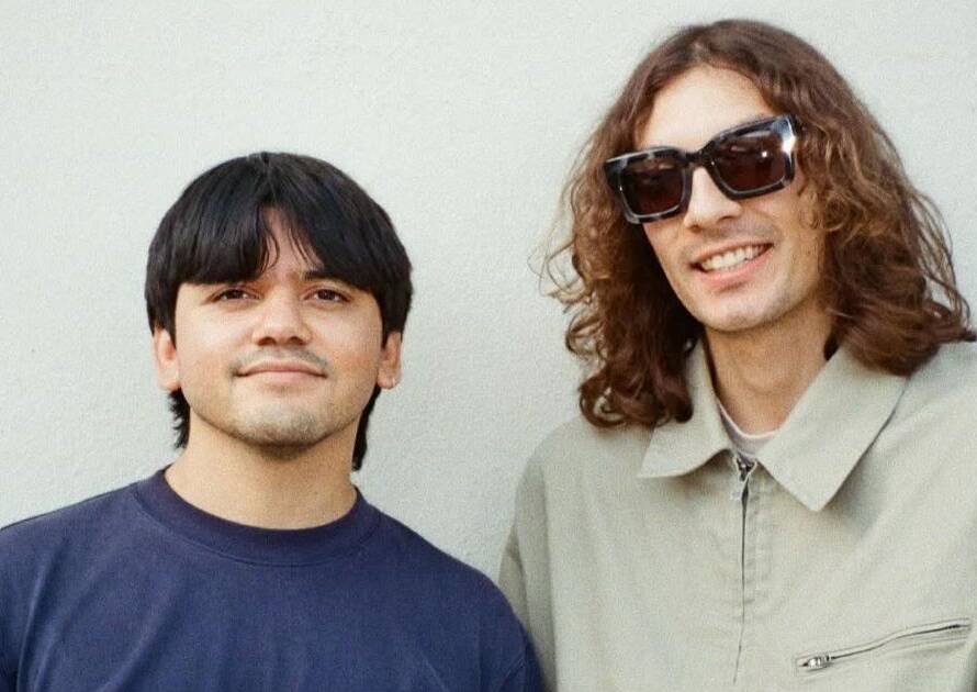 Alonzo Ackerman y Andrés Corella de Policías y Ladrones, dúo originario de Tijuana.