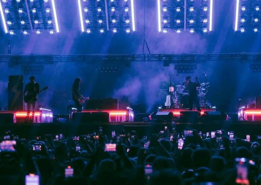 The Strokes en vivo en The O2 de Londres durante la gira Reality Awaits